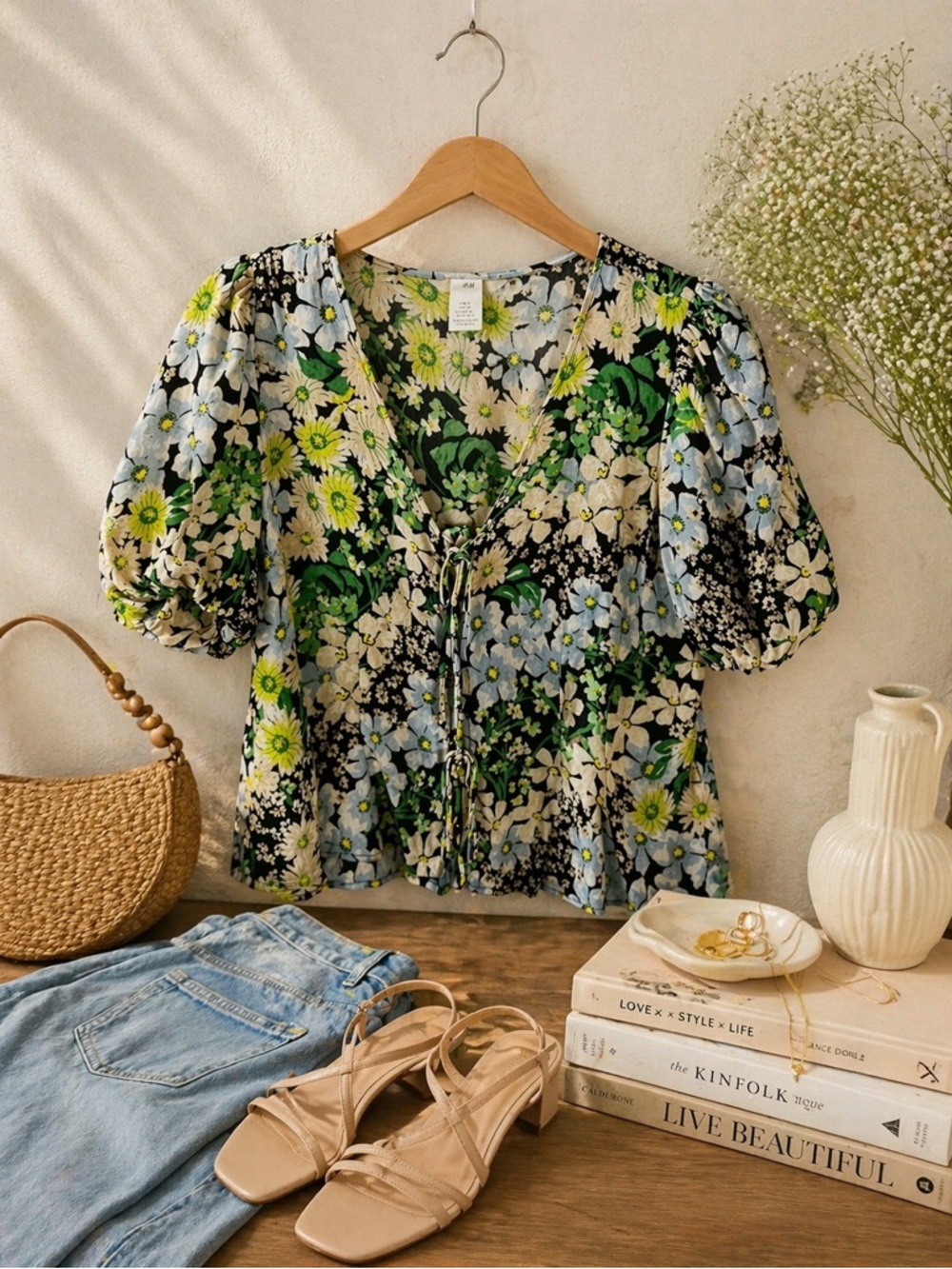 H&M floral Puff Sleeve Tie Front Blouse Size Medium Boho Garden Cottagecore Fem